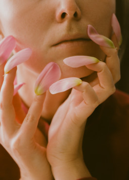 Easy-Center is a duo focusing on Scenography, Installation and Set Design