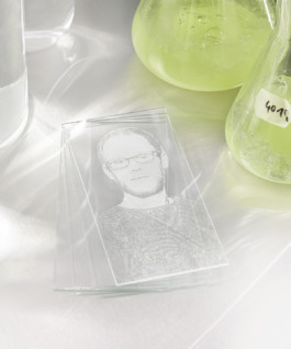 Easy-Center is a duo focusing on Scenography, Installation and Set Design